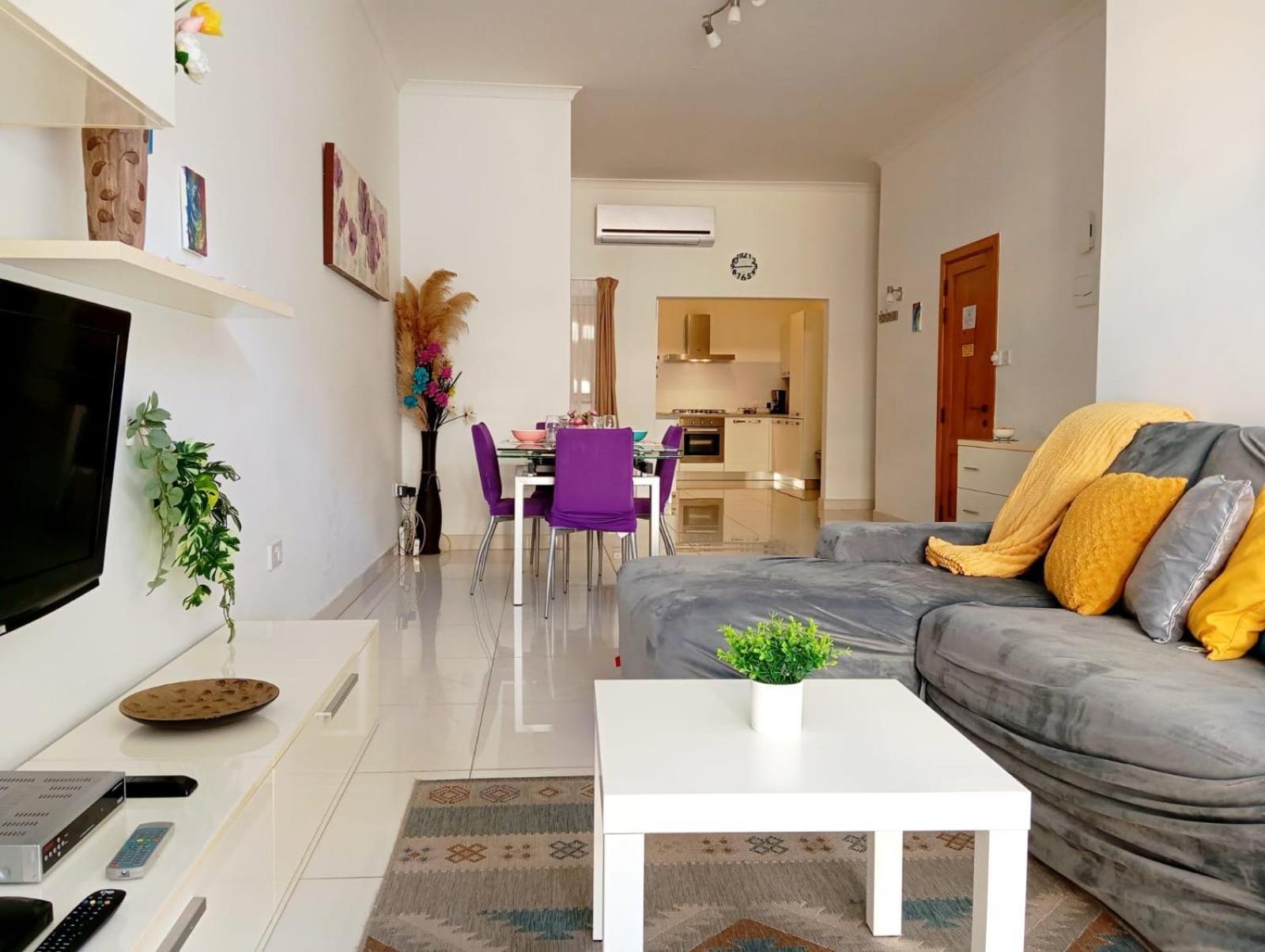 Modern Apartment In The Heart Of Sliema Steps From The Seafront Exteriör bild
