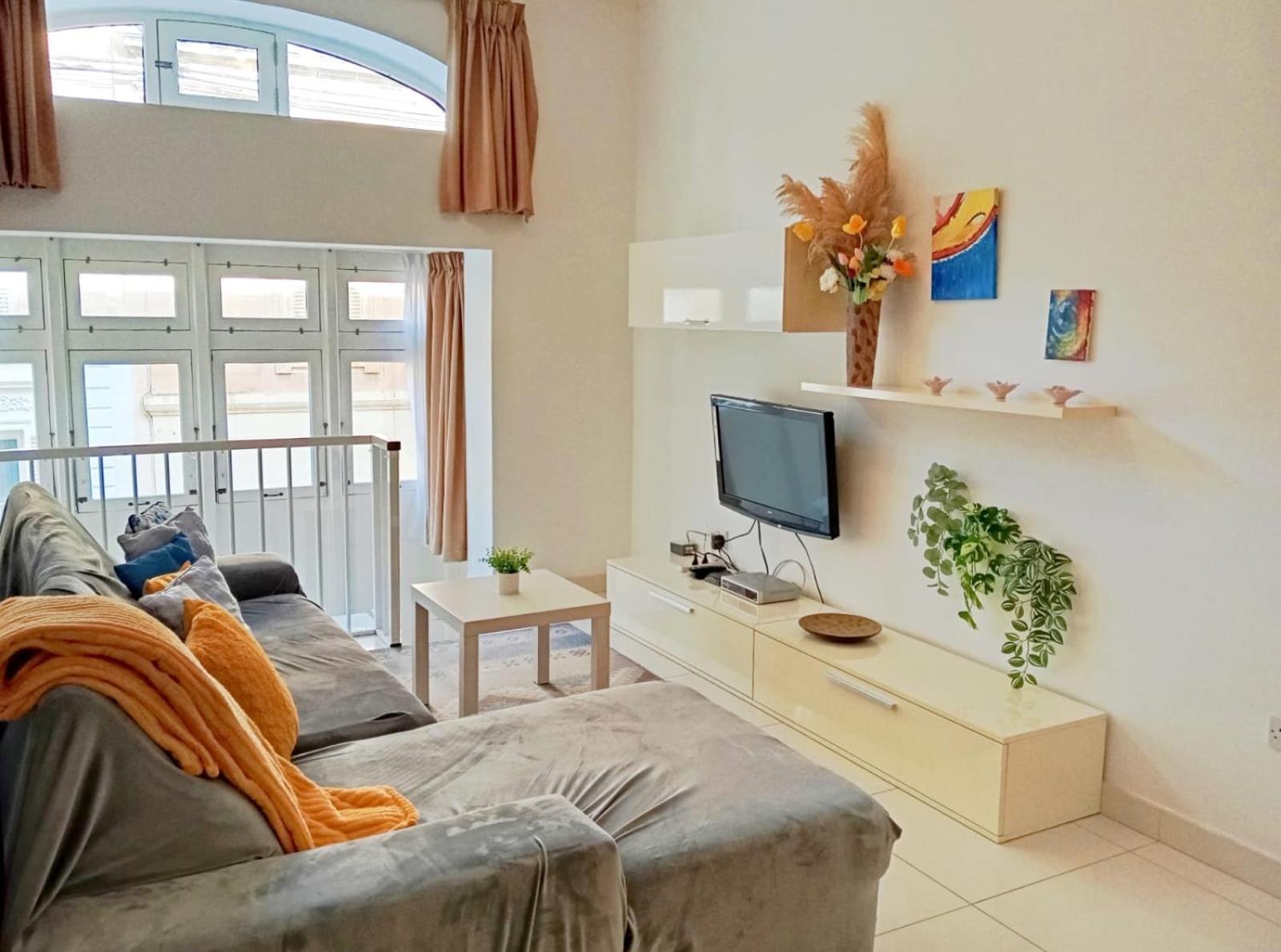 Modern Apartment In The Heart Of Sliema Steps From The Seafront Exteriör bild